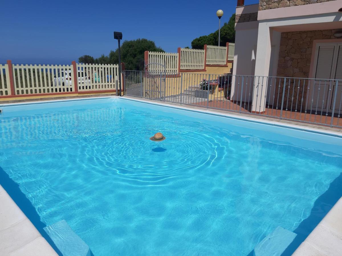 Casa Vacanze "La Caldosa" Badesi Exterior photo