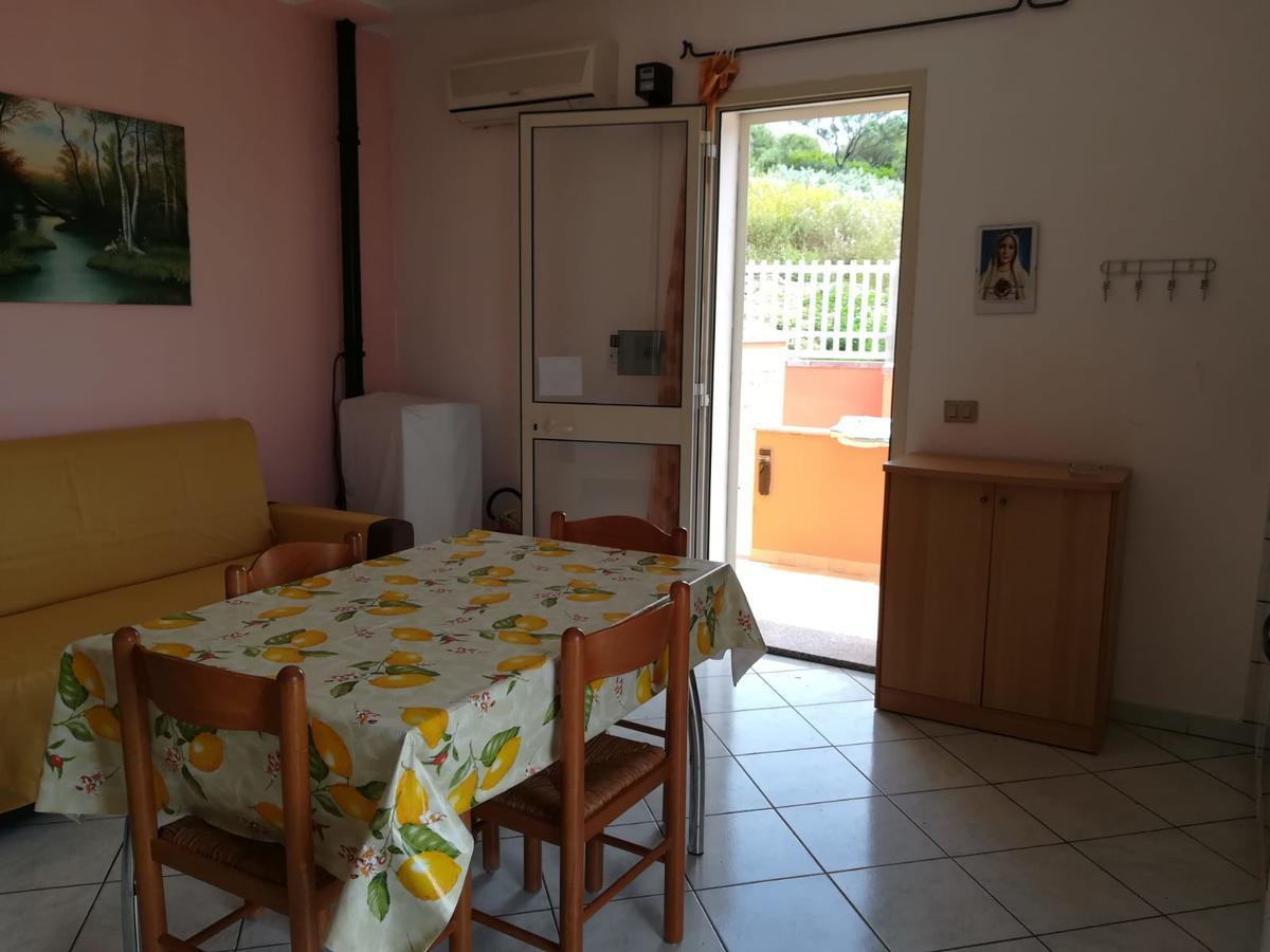 Casa Vacanze "La Caldosa" Badesi Exterior photo